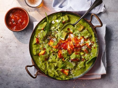 Speedy vegetarian paneer curry in pan